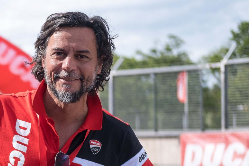 فراری موتورسیکلتها به میدان آمد/ عکس