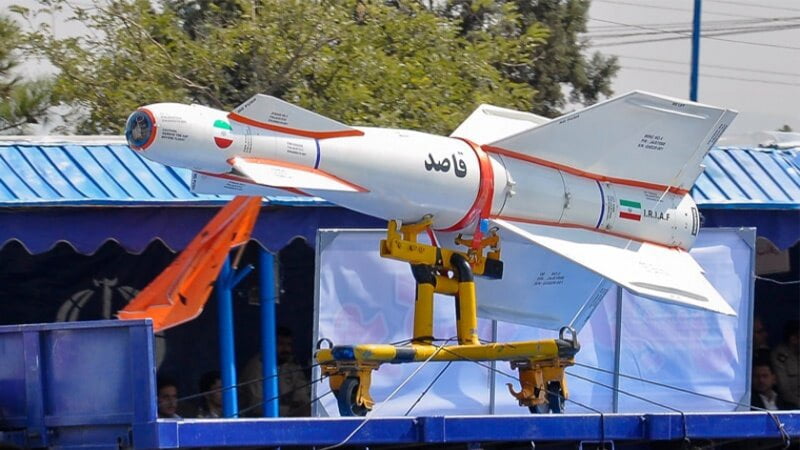 پزشکی قدرتنمایی بمبافکن قاصد در رژه ارتش/ عکس