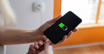 پزشکی cell-phone-charging-101.jpg