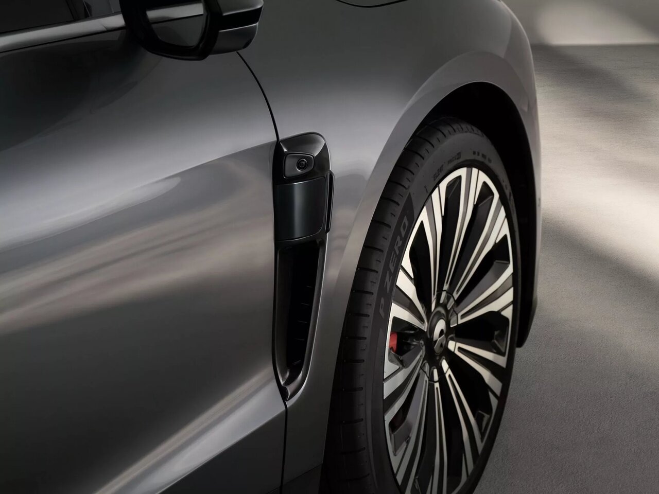 کُریخوانی به سبک چینی برای ماشینهای آلمانی و آمریکایی/ عکس