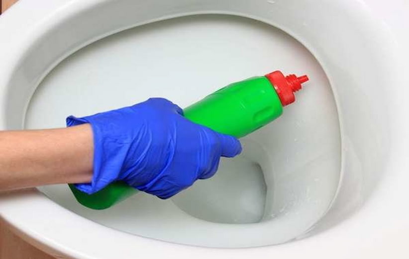 عمومی The fastest ways to unclog the toilet