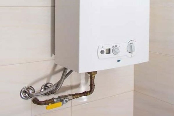  بررسی دلایل ترکیدن آبگرمکن هنگام روشن شدن 