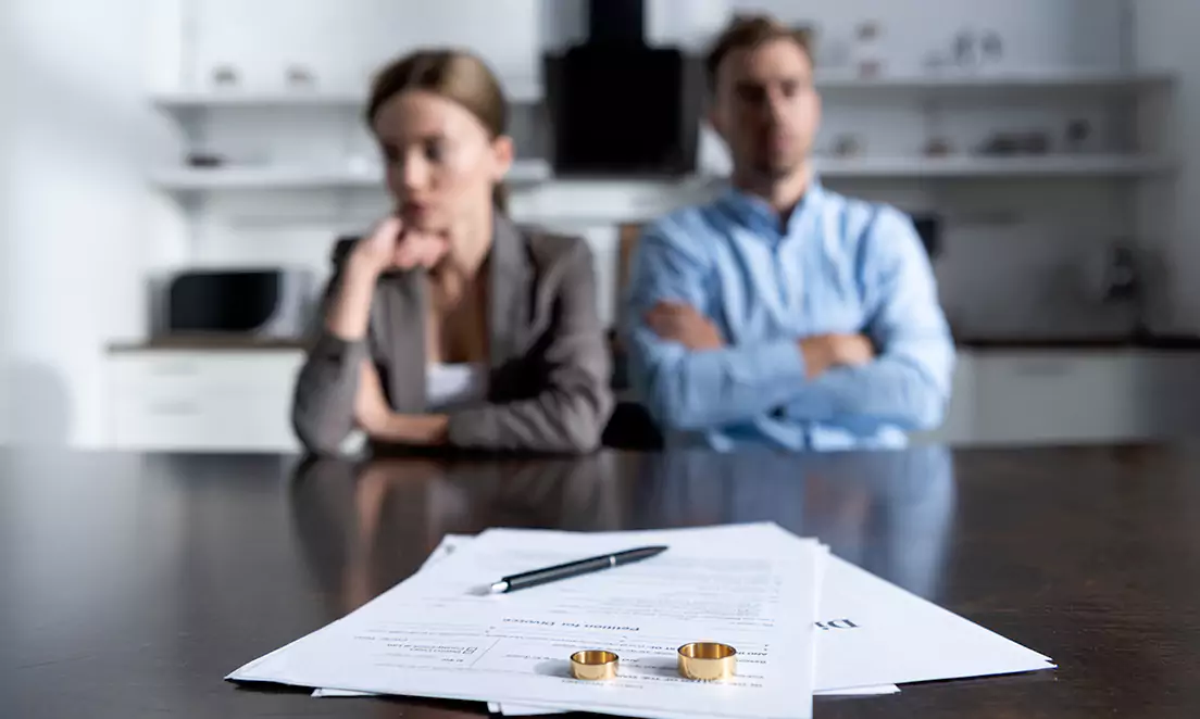 What are the benefits of having a divorce lawyer?