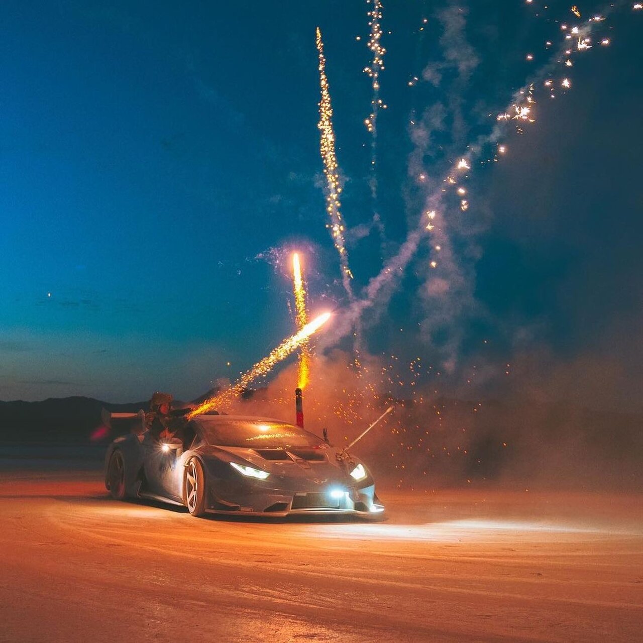 پزشکی تعقیبوگریز هلیکوپتر با لامبورگینی اوارکان / عکس و فیلم