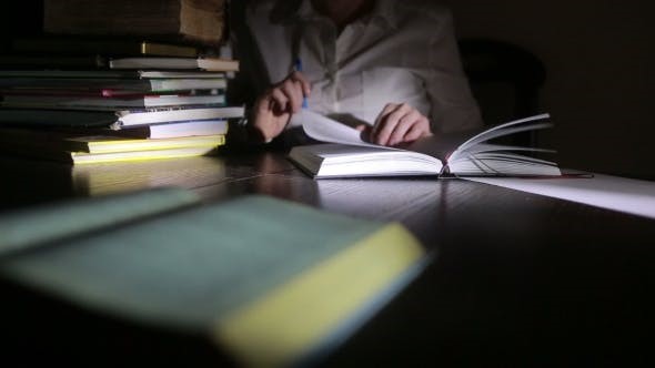 بهترین ساعات مطالعه در طول شب