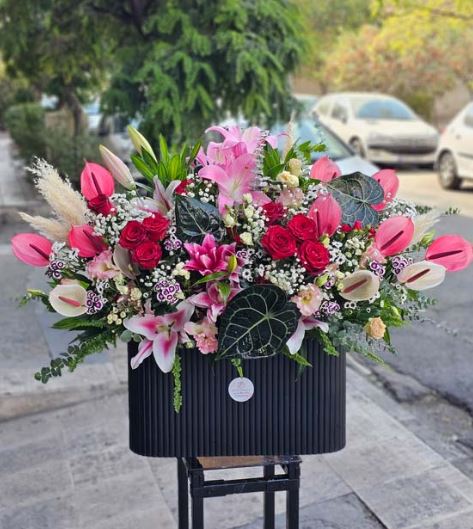 خرید باکس گل در سعادت آباد