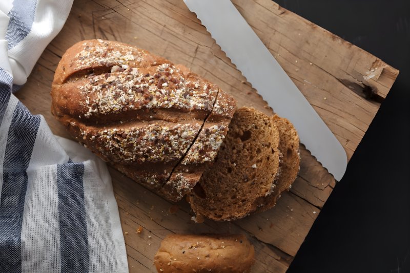 راهنمای خرید نان سالم: نان سبوس‌ دار یا چند غله؟